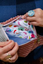 Nerka sztruksowa różowo-szara z upcyklingu - obrazek 6