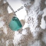 Naszyjnik ze szkłem morskim w morskiej zieleni - obrazek 2