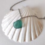 Naszyjnik ze szkłem morskim w morskiej zieleni