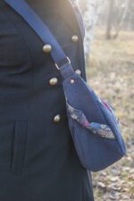 Torebka półokrągła z krawatem - granatowa, duża - upcykling - obrazek 4