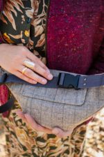 Duża nerka szara w kratkę, saszetka męska / unisex z upcyklingu - obrazek 3