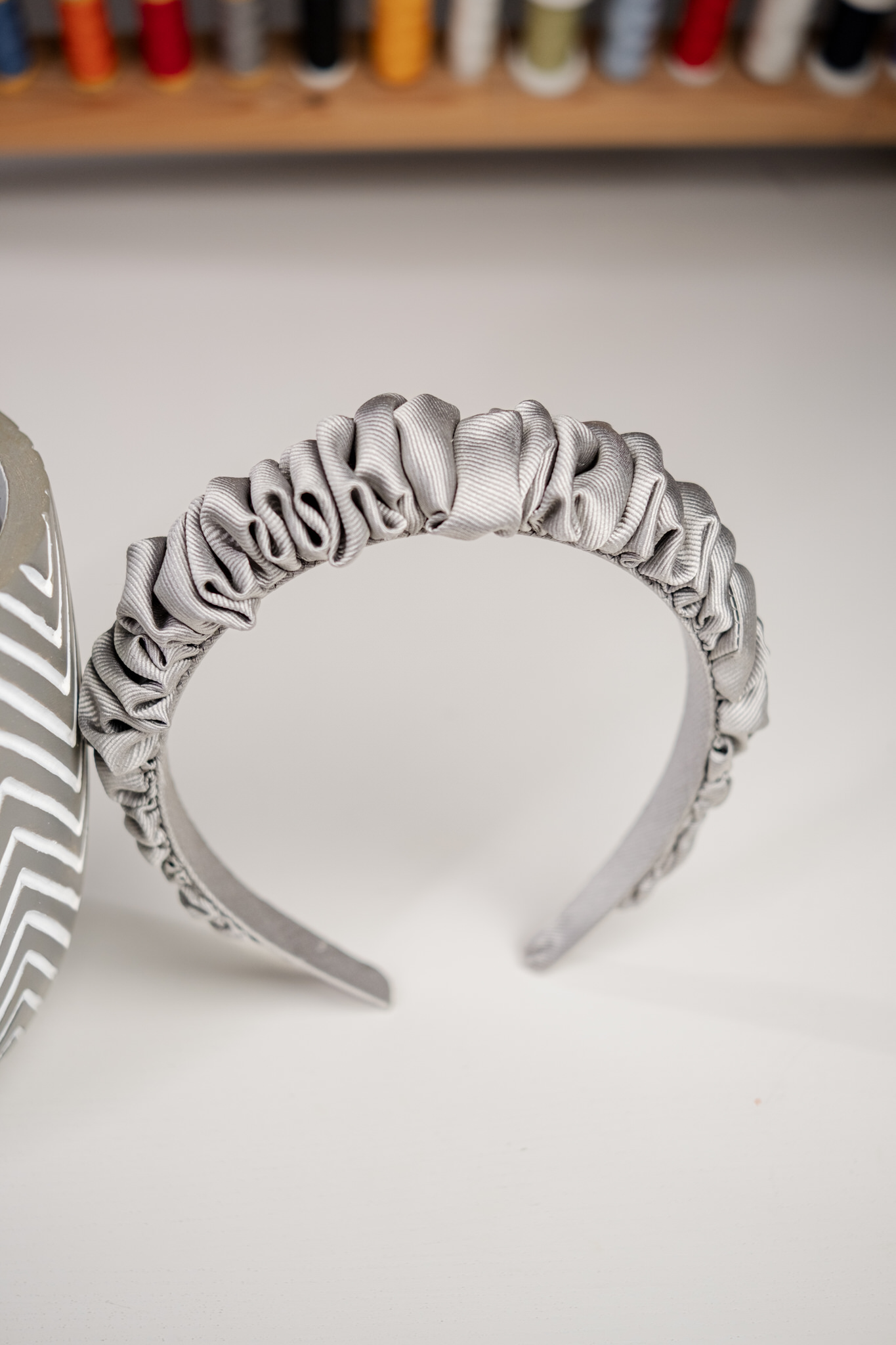 aDSCF0080 Opaska jedwabna srebrzysta - upcykling - obrazek 1